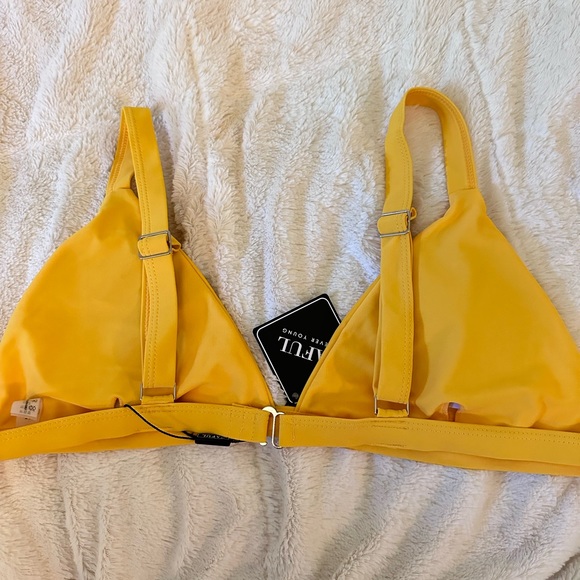 NWT bikini top - Picture 2 of 4